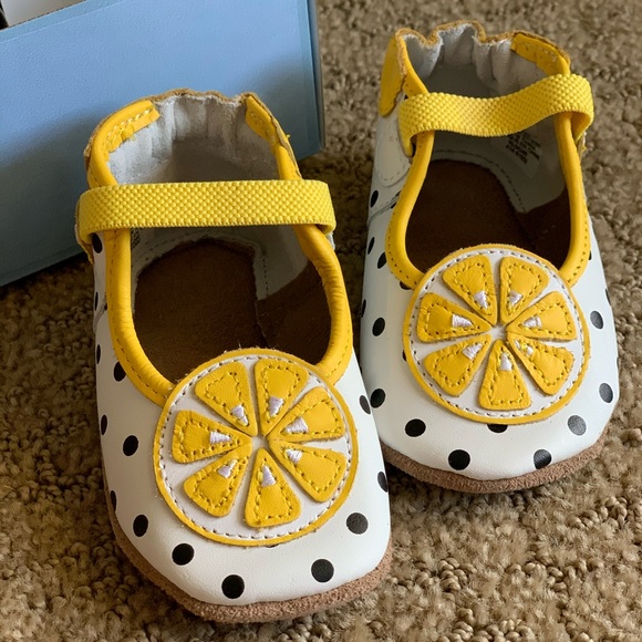 Robeez Other - Robeez 🍋 lemon drop Mary Janes